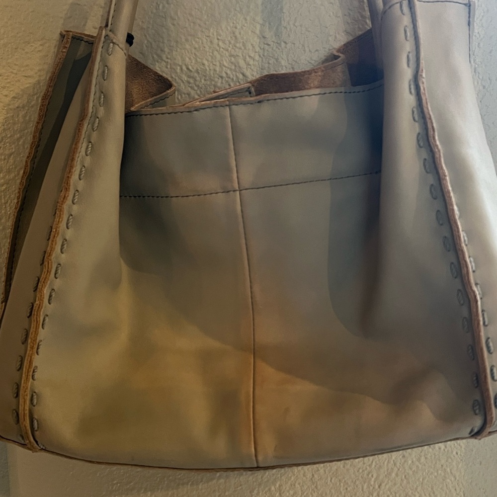The Sak Los Feliz large leather tote bag - in a Sage Green - Picture 6 of 6